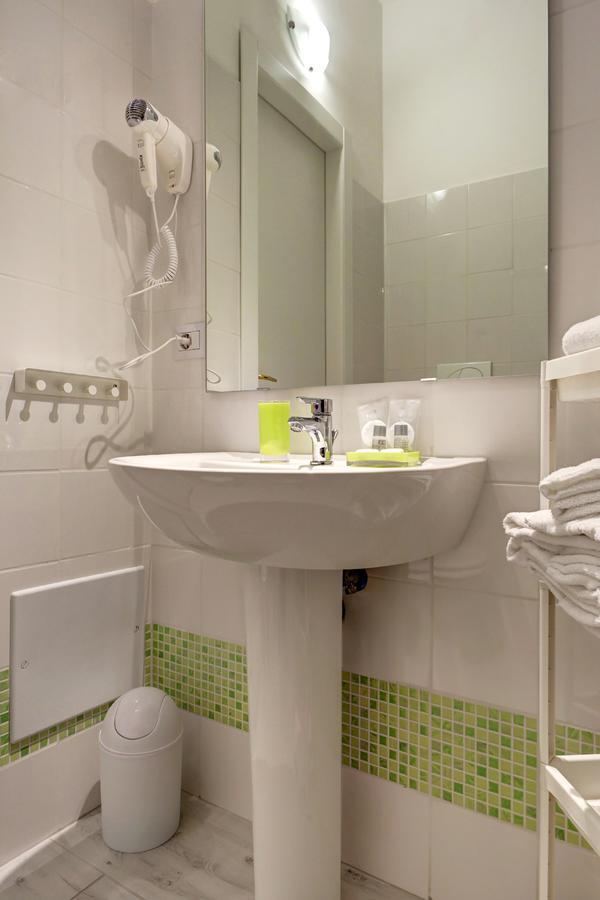 Pianeta Roma 62 Hotel Bagian luar foto