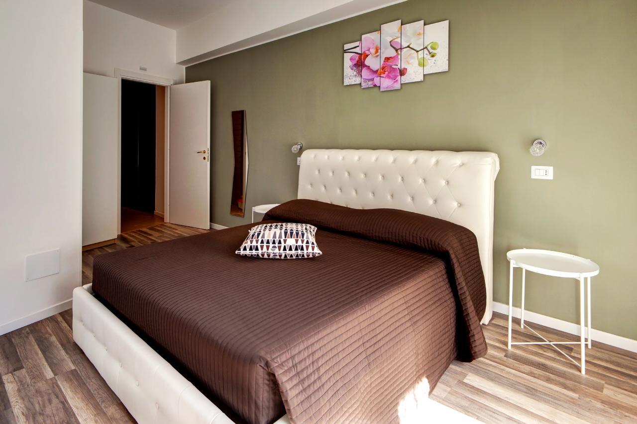 Pianeta Roma 62 Hotel Bagian luar foto