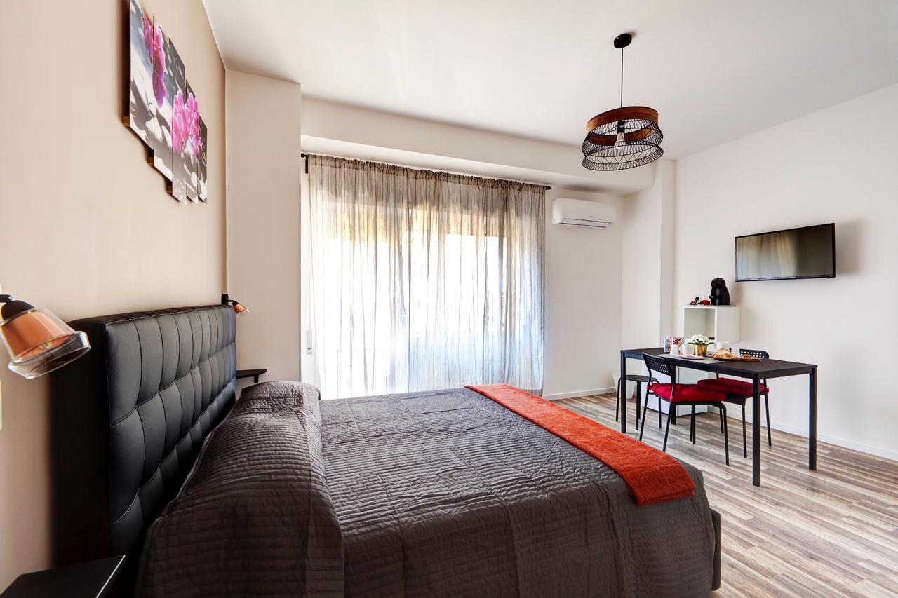 Pianeta Roma 62 Hotel Bagian luar foto