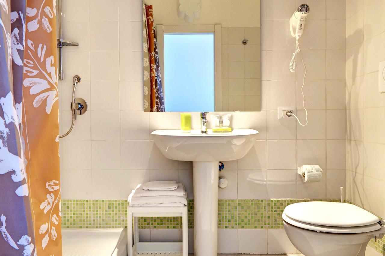 Pianeta Roma 62 Hotel Bagian luar foto